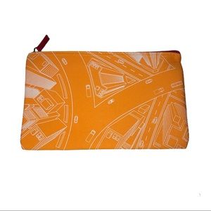 ⭐️Orange/White Makeup Bag!⭐️